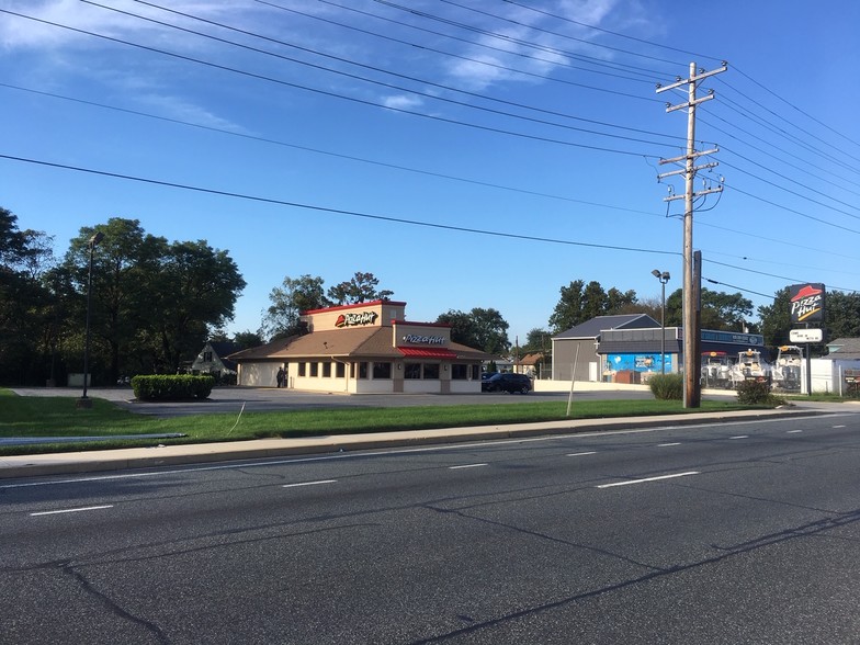 More Photos Of 2004 Eastern Blvd, Middle River Restaurant For Sale