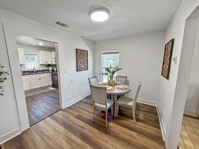 More Photos Of 703 E Main St, Little River Academy Flex For Sale