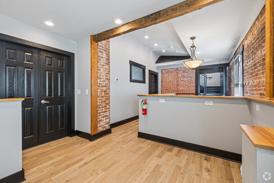 More Photos Of 39 E Main St, Marlton Office Residential For Lease