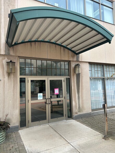 More Photos Of 214 State St, Schenectady Office For Lease