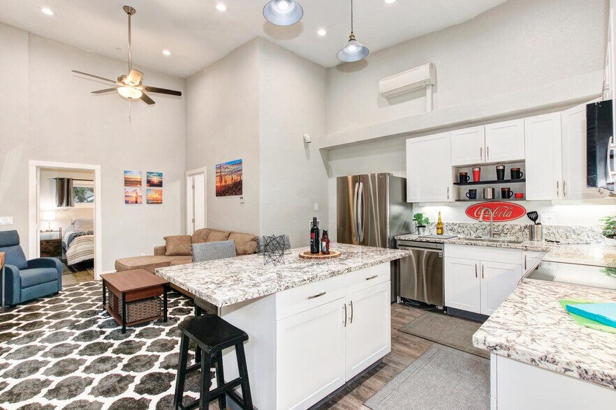 More Photos Of 1413-1415 Victorian Aly, Sacramento Apartments For Sale