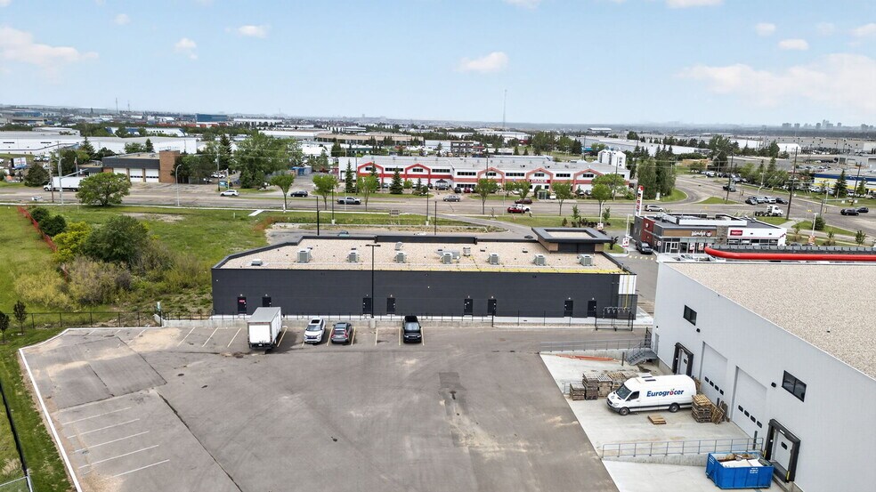 More Photos Of 4905 Roper Rd NW, Edmonton Unknown For Lease