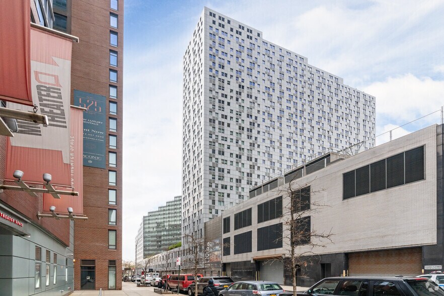 More Photos Of 555 W 53rd St, New York Apartments For Lease