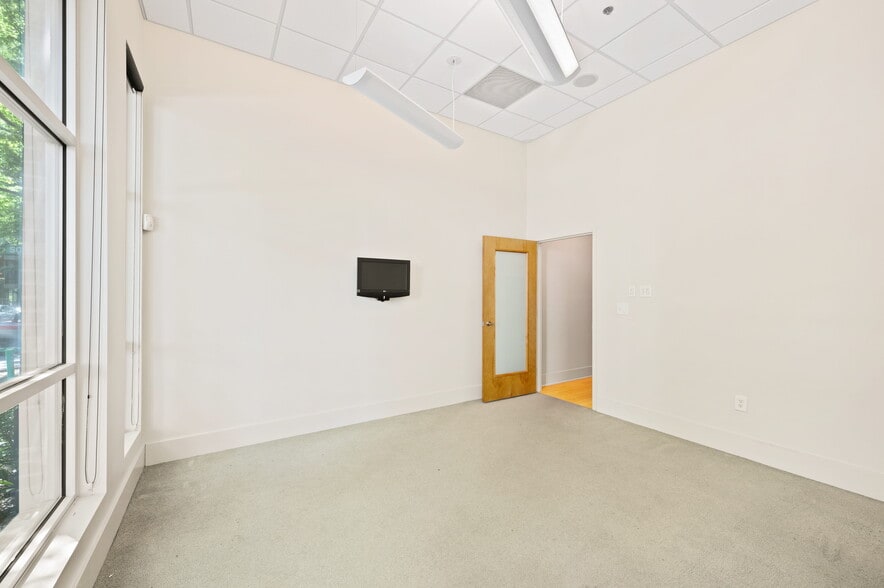 More Photos Of 2115-2135 Southend Dr, Charlotte Apartments For Lease