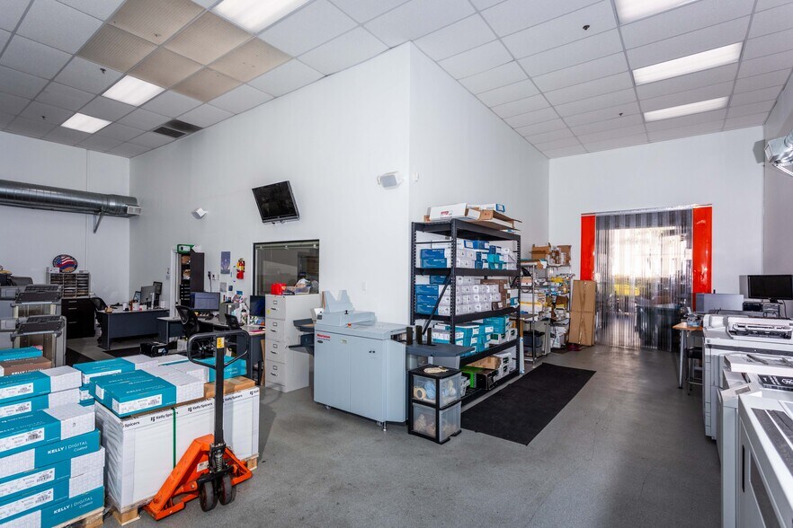 More Photos Of 15840 W Monte St, Sylmar Warehouse For Sale