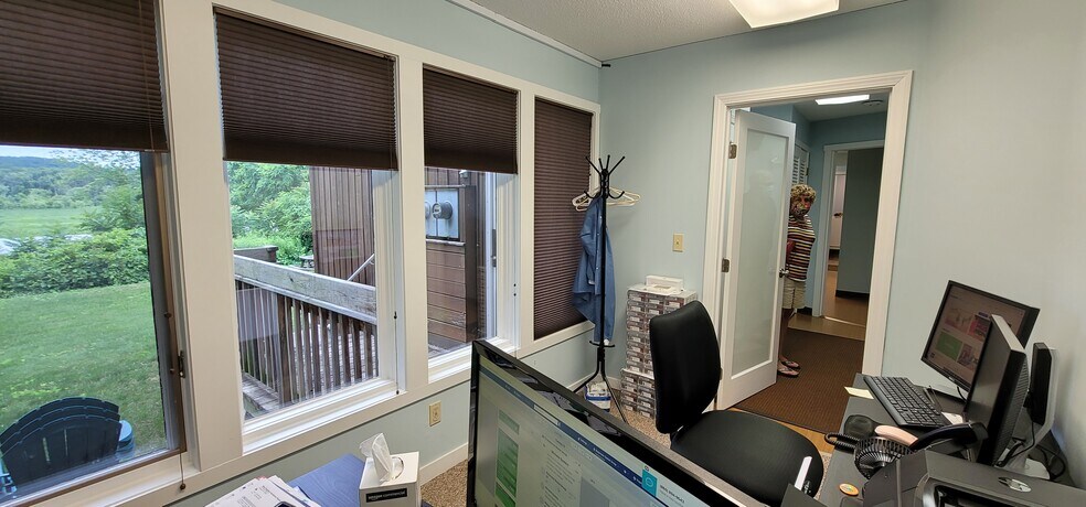 More Photos Of 553 Portland Cobalt Rd, Portland Office For Lease