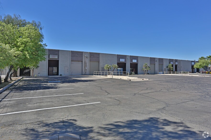 More Photos Of 4035-4075 W Fairmount Ave, Phoenix Warehouse For Lease
