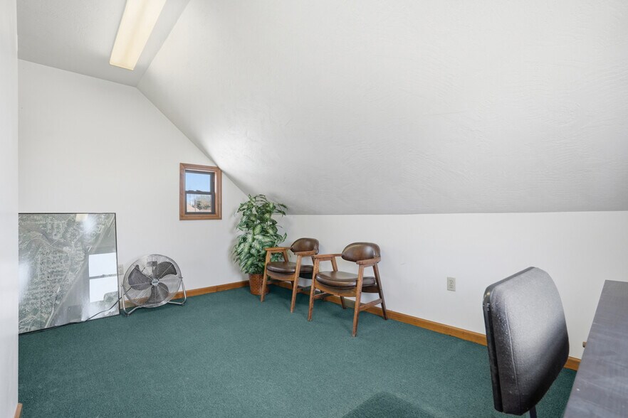 More Photos Of 8306 Ohio River Blvd, Pittsburgh Office For Sale