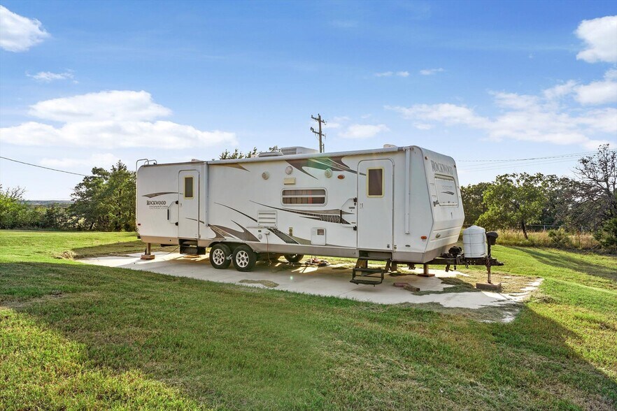More Photos Of 12670 S Highway 48, Bristow Warehouse For Sale