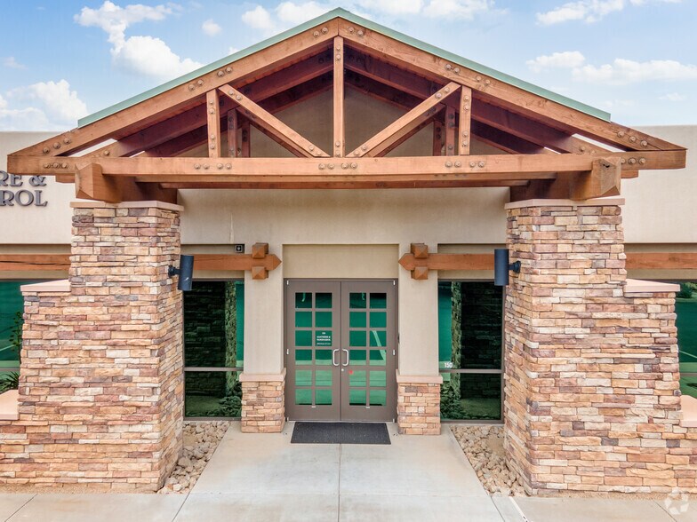 More Photos Of 7920 E Thompson Peak Pky, Scottsdale Office For Sale