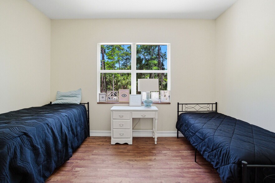 More Photos Of 4120 3rd Ave NW, Naples Apartments For Sale