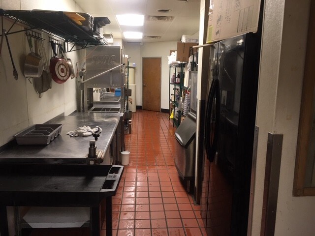 More Photos Of 3001 N Oakwood Ave, Muncie Restaurant For Sale