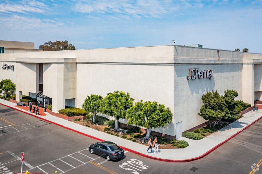 More Photos Of 21712 Hawthorne Blvd, Torrance General Retail For Lease