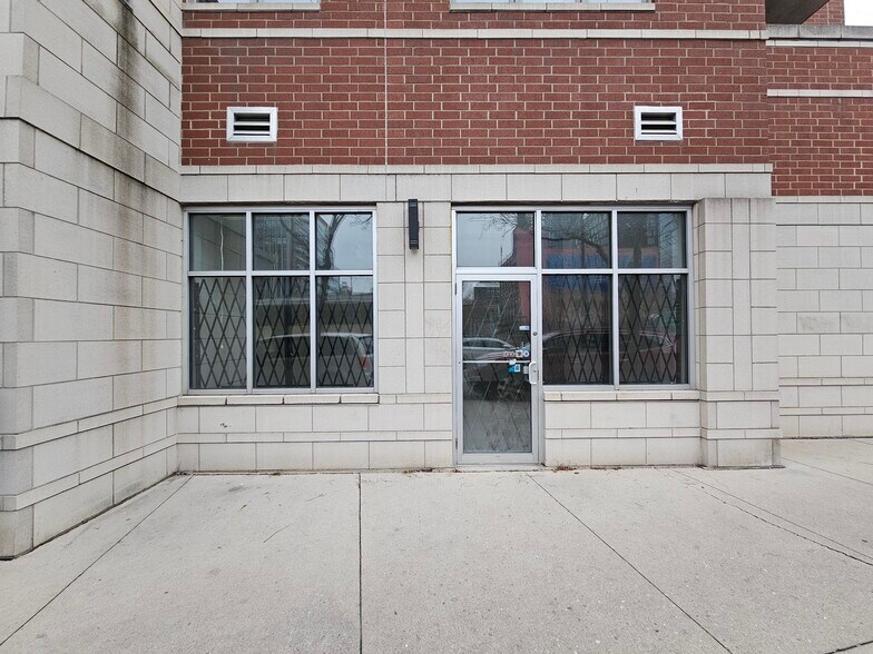 More Photos Of 657 W Fulton St, Chicago Apartments For Lease