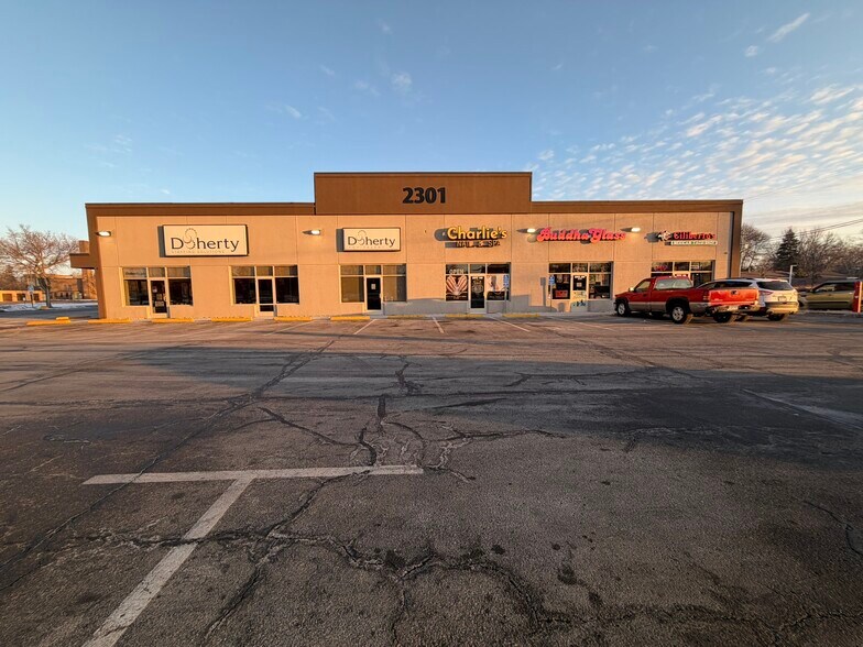 More Photos Of 2301 W Division St, Saint Cloud Freestanding For Lease