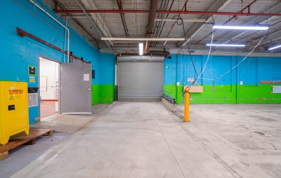 More Photos Of 725 Main St, Millis-Clicquot Distribution For Lease