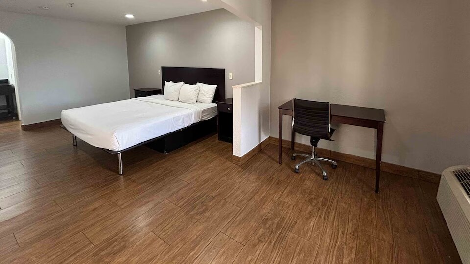 More Photos Of 125 Rushing Rd W, Denham Springs Hotel For Sale