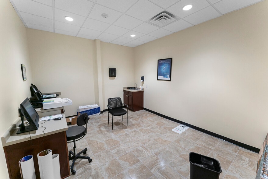 More Photos Of 175 W Railroad St, Pembroke Storefront For Lease