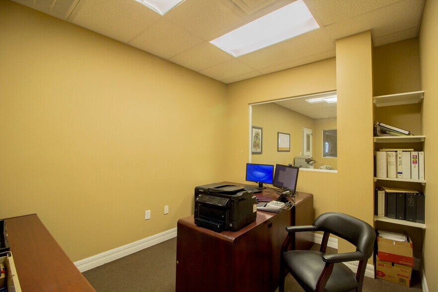 More Photos Of 1005 Snively Ave, Winter Haven Refrigeration Cold Storage For Sale