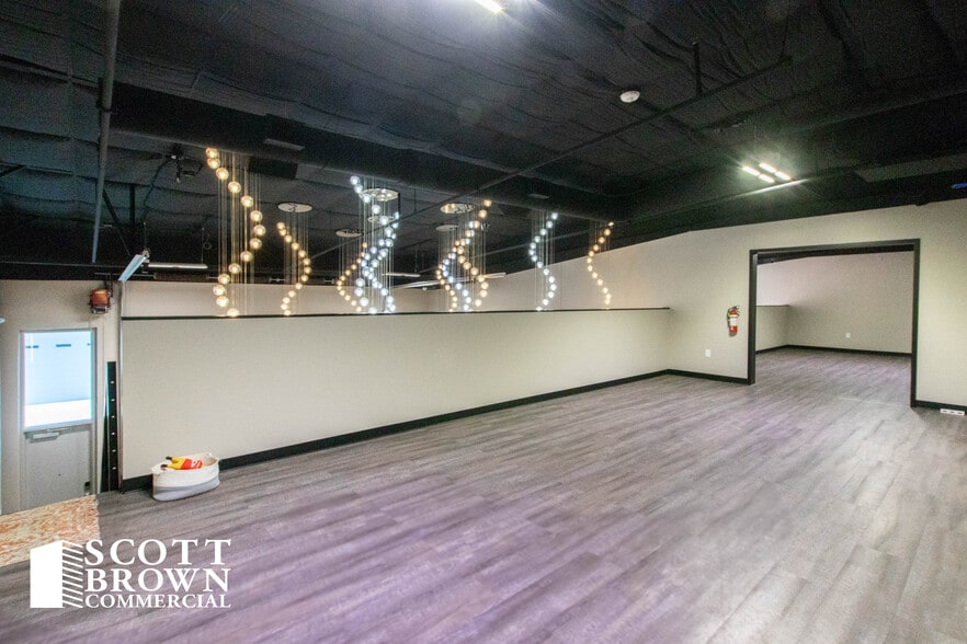 More Photos Of 1725 N Hwy 377, Roanoke Warehouse For Sale