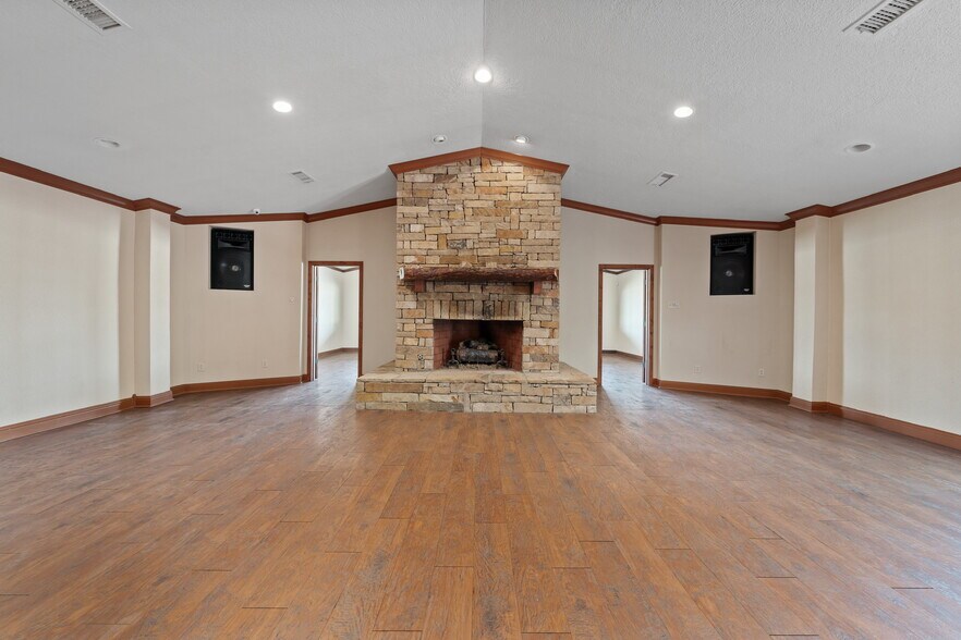 More Photos Of 6401 Rock Creek Rd, Waco Freestanding For Sale