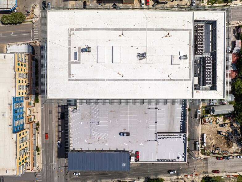 More Photos Of 1900 Broadway St, San Antonio Office For Lease