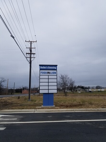 More Photos Of 7655 Winchester Ave, Inwood Storefront For Lease