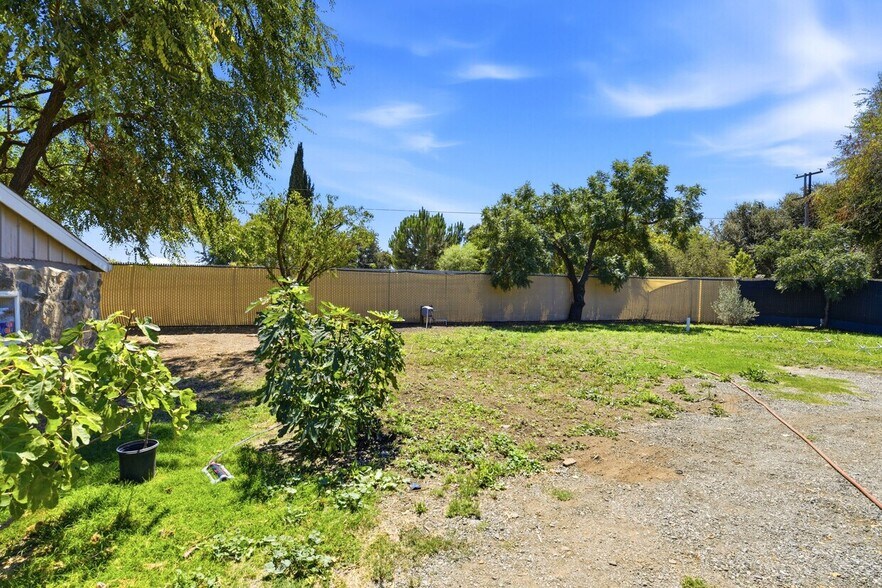 More Photos Of 10095 Monterey Rd, Gilroy Industrial For Sale