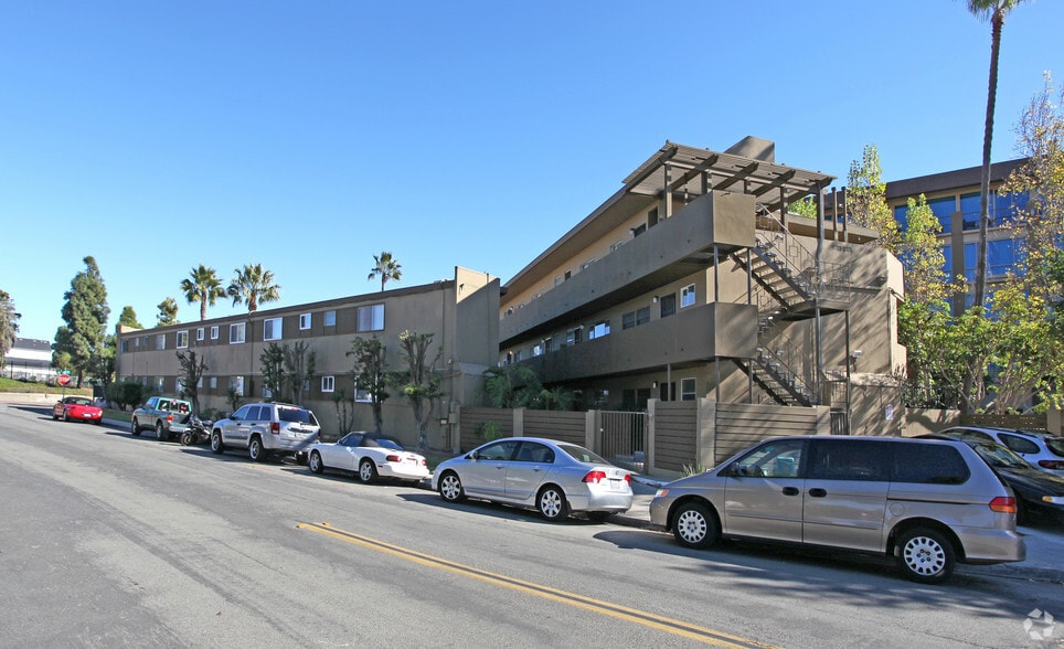 Primary Photo Of 2777 Nimitz Blvd, San Diego Apartments For Sale