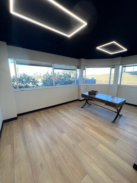 More Photos Of 112 Point West Blvd, Saint Charles Office For Sale