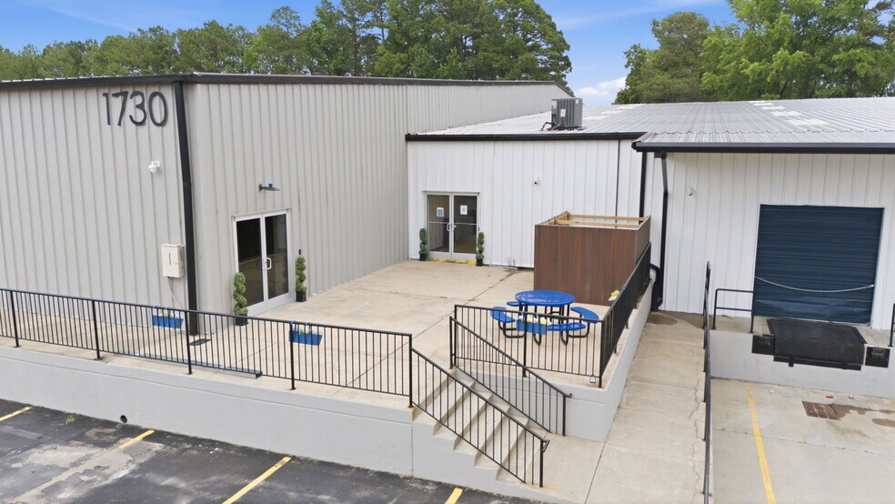 More Photos Of 1730 Five Points Ln, Fuquay-Varina Warehouse For Lease
