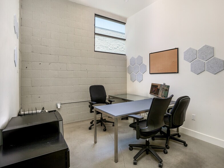 More Photos Of 134 Lomita St, El Segundo Office For Sale