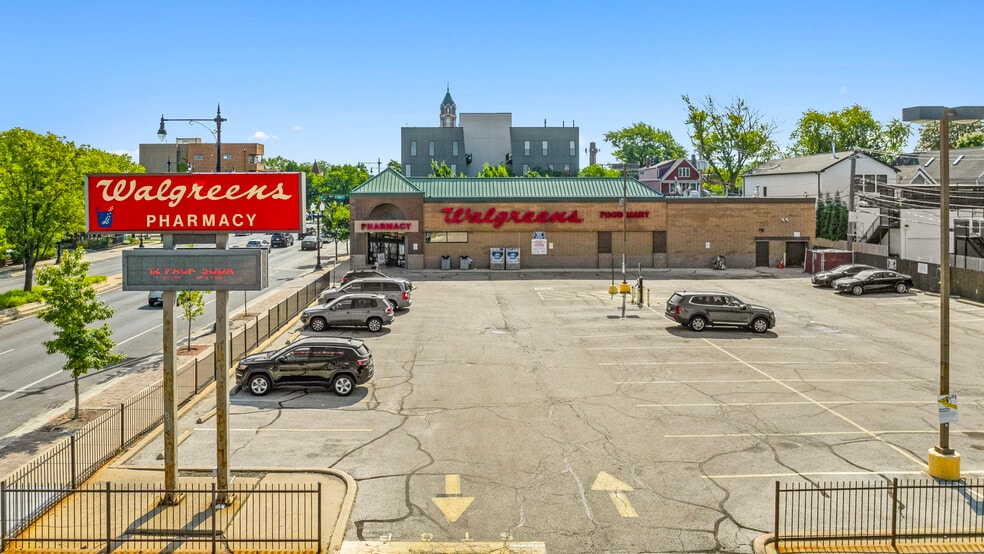 More Photos Of 2301 W Irving Park Rd, Chicago Drugstore For Sale