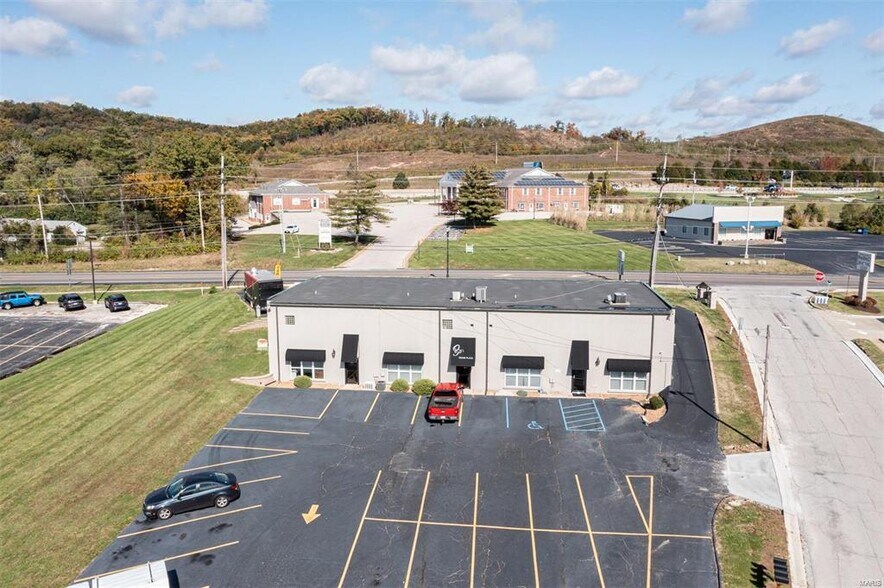 More Photos Of 2300-2314 W Osage St, Pacific Freestanding For Lease