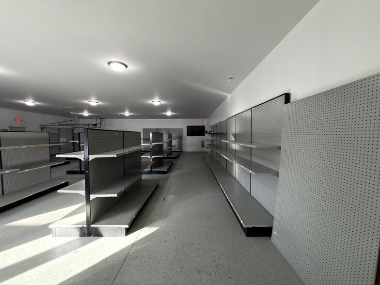 More Photos Of 205 Wiley ave, Washington General Retail For Sale