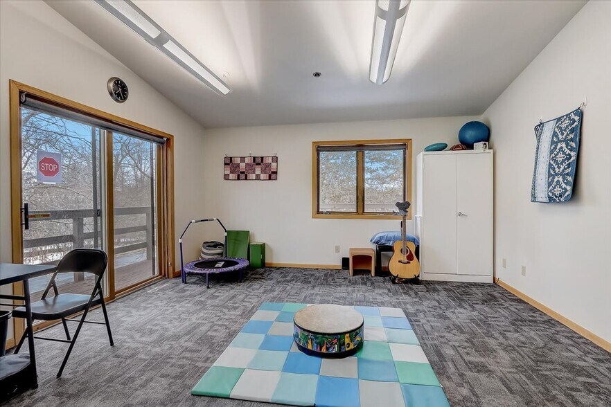 More Photos Of 2987 Yarmouth Greenway Dr, Madison Office For Sale