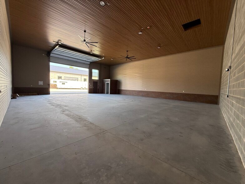 More Photos Of 144 McCrary Rd, Mooresville Industrial For Sale