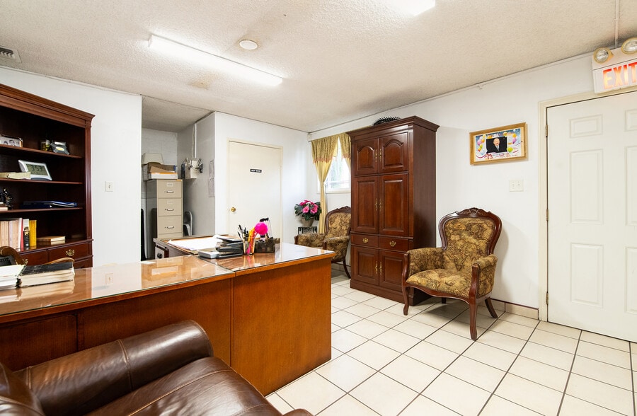 More Photos Of 147 E Rosecrans Ave, Compton Religious Facility For Sale