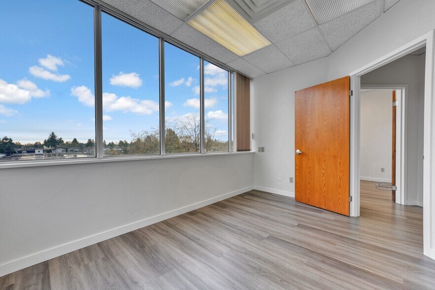 More Photos Of 11861 88 Av, Delta Office For Lease