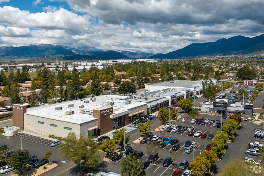 More Photos Of 4404 University Pky, San Bernardino Health Club For Sale