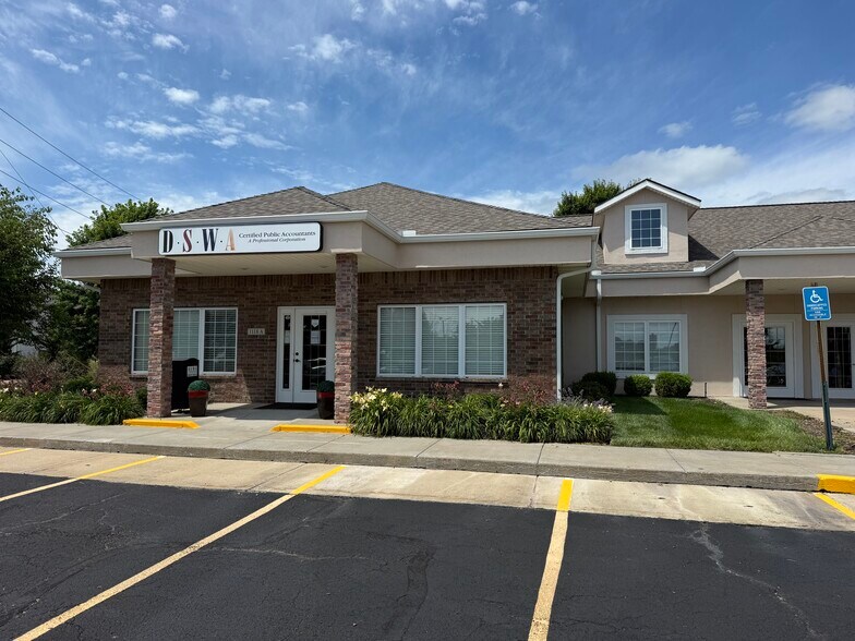 More Photos Of 1118 Remington Plaza, Raymore Office For Sale