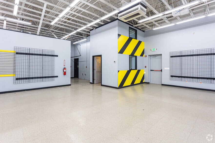 More Photos Of 31430 Pacific Hwy S, Federal Way Freestanding For Lease