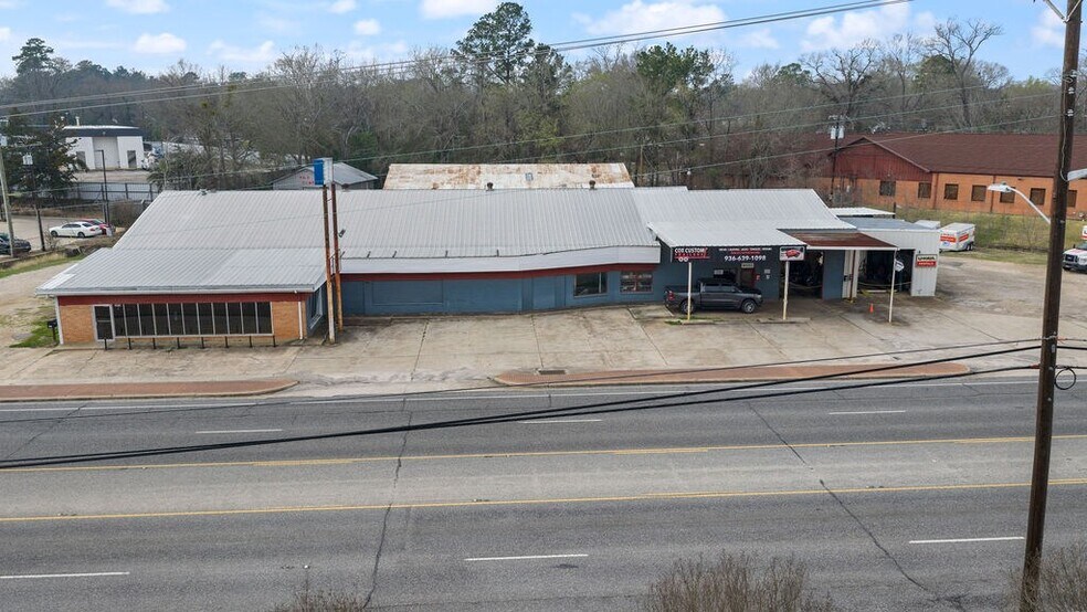 More Photos Of 1006 South Timberland Dr, Lufkin Industrial For Sale