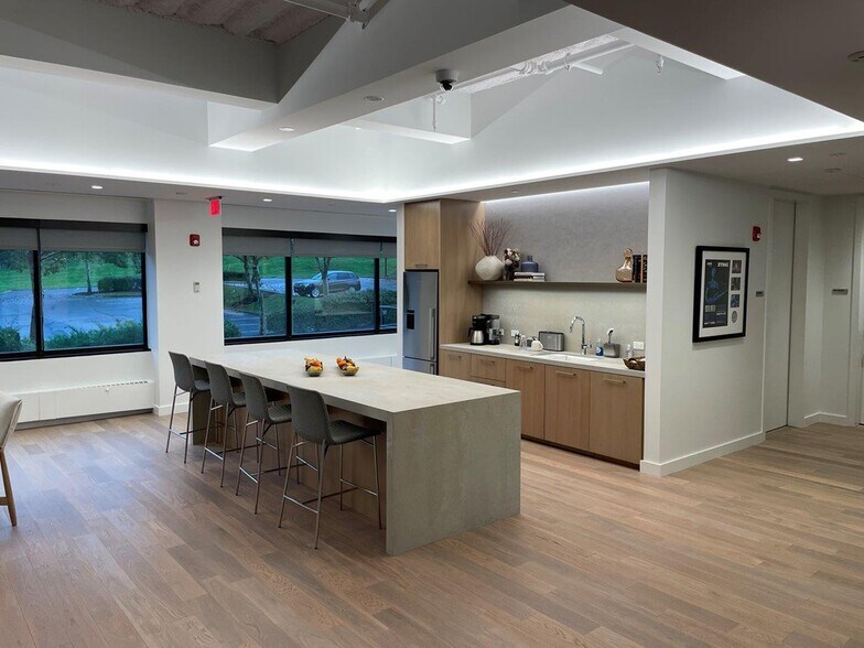 More Photos Of 44 Old Ridgebury Rd, Danbury Office For Lease