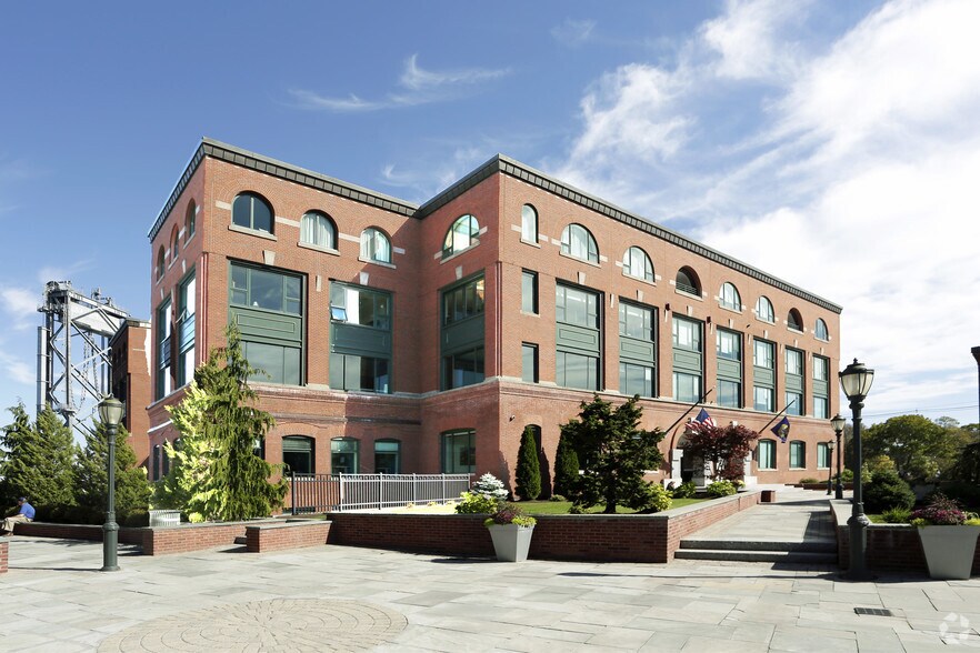 More Photos Of 1 Harbour Pl, Portsmouth Office For Lease