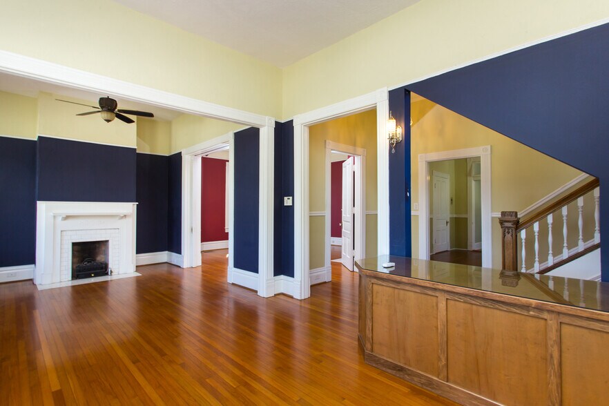 More Photos Of 921 N Palafox St, Pensacola Office For Sale