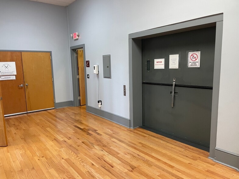 More Photos Of 114 Pearl St, Port Chester Light Distribution For Lease