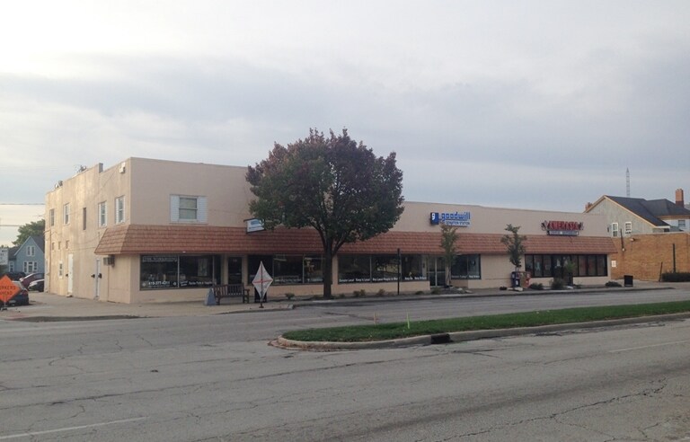 Primary Photo Of 301 Superior St, Rossford Storefront For Lease