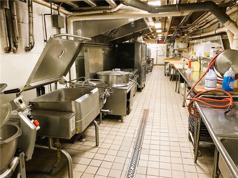 More Photos Of 1370 Burnet Ave, Syracuse Restaurant For Sale