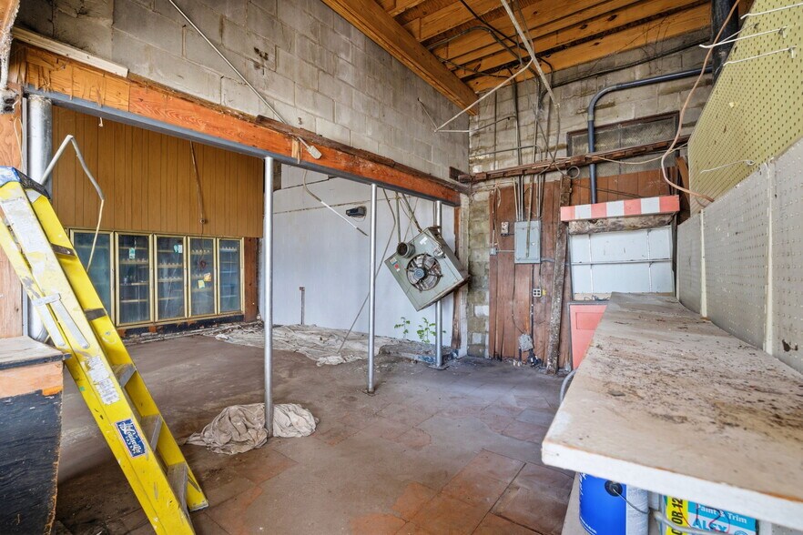 More Photos Of 414 S John St, Goldsboro General Retail For Sale